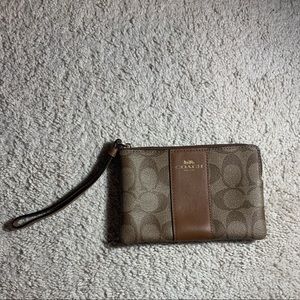 Coach Corner Zip Wrislet in Signature Canvas